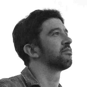 Paulo Lira, CEO y Director de Trasla Gusto S.A.S., es un empresario visionario con una vasta experiencia internacional en tecnología y marketing digital. Con 17 años de trayectoria profesional en Barcelona, Paulo ha desarrollado un profundo conocimiento y habilidades en la creación y gestión de negocios exitosos.